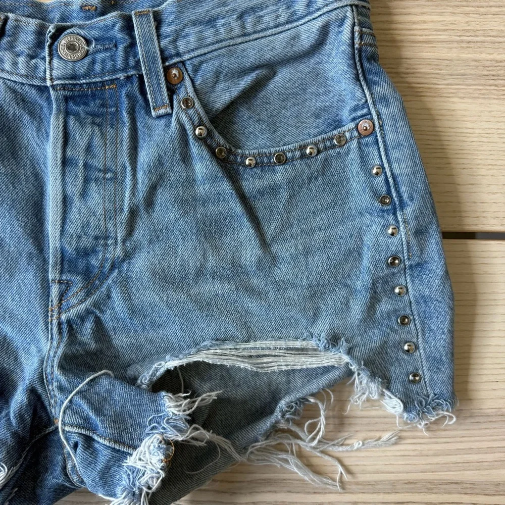 Levi's Women's Light Blue Jean Shorts - Picture 5 of 10